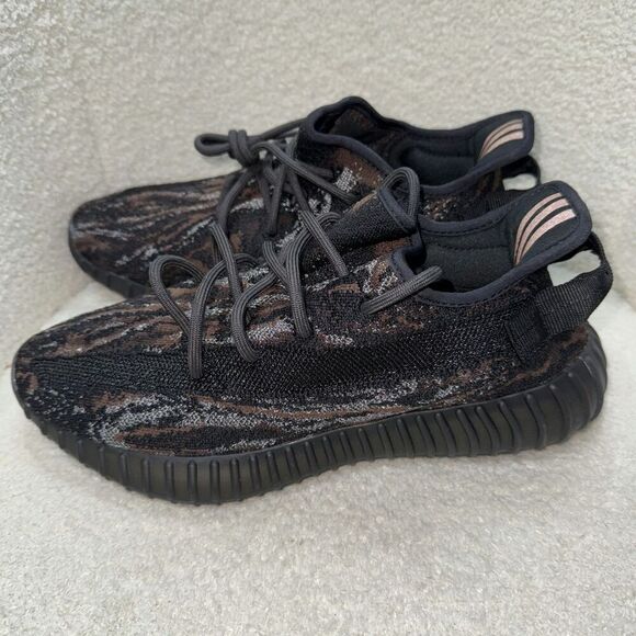 Adidas Yeezys 350 v2 Shoes Color Grey Size 8.5 - Picture 2 of 6